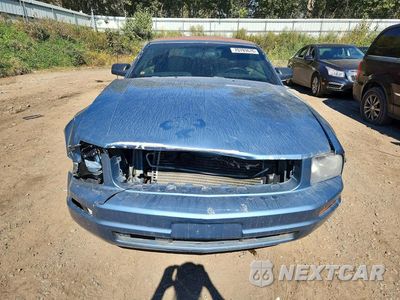Piąte zdjęcie samochodu w środku: 2006 FORD MUSTANG VIN:1ZVFT84N365185143 - miniatura