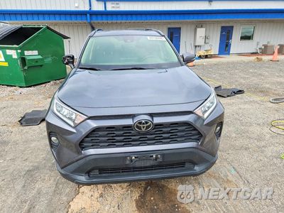 Piąte zdjęcie samochodu w środku: 2019 TOYOTA RAV4 XLE VIN:JTMP1RFV7KD042289 - miniatura