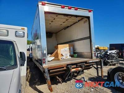 Drugie zdjęcie samochodu z przodu: 2019 ISUZU NPR HD REFRIGERATED BOX TRUCK VIN:JALC4W164K7K00637 - miniatura