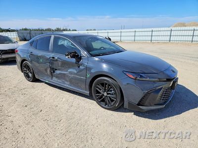 Czwarte zdjęcie samochodu z boku: 2025 TOYOTA CAMRY SE VIN:4T1DAACKXSU118954 - miniatura
