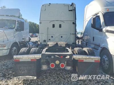 Zdjęcie 6 z 14 samochodu: 2017 FREIGHTLINER CASCADIA 125 SEMI TRUCK VIN:3AKJGLDR0HSHX7850 - miniatura