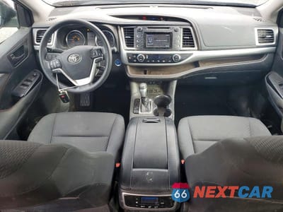 Zdjęcie 8 z 13 samochodu: 2018 TOYOTA HIGHLANDER HYBRID LE VIN:5TDBGRFH4JS042935 - miniatura