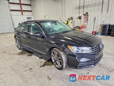 Czwarte zdjęcie samochodu z boku: 2016 VOLKSWAGEN PASSAT S VIN:1VWAT7A34GC061533 - miniatura