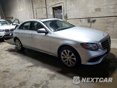 Czwarte zdjęcie samochodu z boku: 2017 MERCEDES-BENZ E 300 4MATIC VIN:WDDZF4KB3HA201673 - miniatura