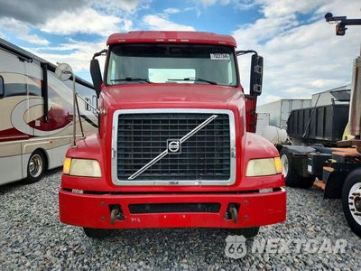 Piąte zdjęcie samochodu w środku: 2014 VOLVO VNM TRUCK CAB AND CHASSIS VIN:4V4MC9EG8EN166641 - miniatura