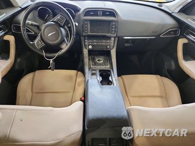 Zdjęcie 8 z 13 samochodu: 2018 JAGUAR F-PACE PREMIUM VIN:SADCJ2FX8JA295276 - miniatura