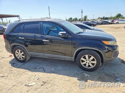 Czwarte zdjęcie samochodu z boku: 2011 KIA SORENTO LX VIN:5XYKT4A25BG179723 - miniatura
