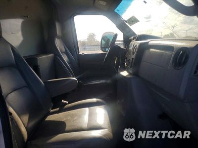 Zdjęcie 10 z 12 samochodu: 2010 FORD ECONOLINE E350 SUPER DUTY CUTAWAY VAN VIN:1FDSE3FL6ADA86692 - miniatura