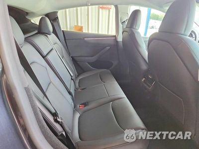 Zdjęcie 10 z 12 samochodu: 2026 TESLA MODEL Y VIN:7SAYGDEE2TA391443 - miniatura