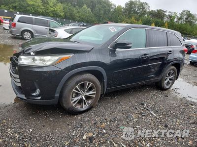 2018 TOYOTA HIGHLANDER LE PLUS 5TDBZRFH2JS871190 - główne zdjęcie licytacji z USA - miniatura