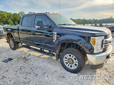 Czwarte zdjęcie samochodu z boku: 2019 FORD F350 SUPER DUTY VIN:1FT8W3B61KEE52470 - miniatura