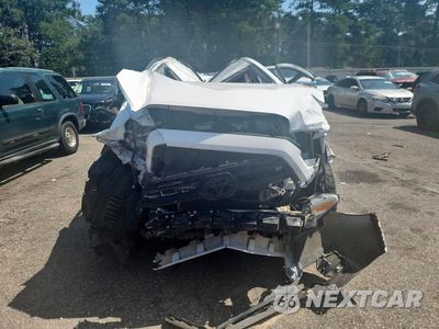 Piąte zdjęcie samochodu w środku: 2017 TOYOTA TACOMA SR V6 VIN:5TFCZ5AN7HX096903 - miniatura