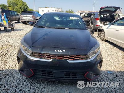 Piąte zdjęcie samochodu w środku: 2023 KIA FORTE GT LINE VIN:3KPF54AD1PE529401 - miniatura
