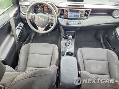 Zdjęcie 8 z 13 samochodu: 2018 TOYOTA RAV4 HYBRID LE VIN:JTMRJREV3JD256740 - miniatura