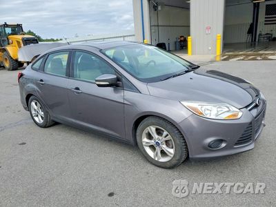 Czwarte zdjęcie samochodu z boku: 2014 FORD FOCUS SE VIN:1FADP3F2XEL227313 - miniatura