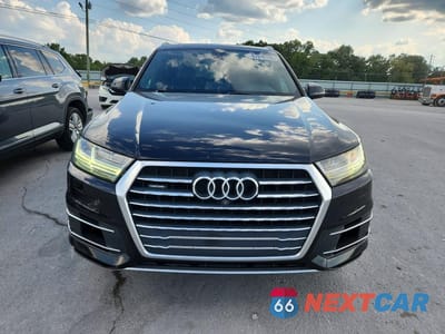 Piąte zdjęcie samochodu w środku: 2018 AUDI Q7 PREMIUM PLUS VIN:WA1LAAF70JD013761 - miniatura