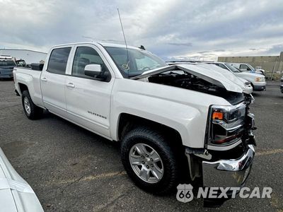 Czwarte zdjęcie samochodu z boku: 2018 CHEVROLET SILVERADO K1500 LT VIN:3GCUKREC2JG364209 - miniatura