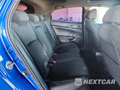 Zdjęcie 10 z 13 samochodu: 2017 HONDA CIVIC EX VIN:SHHFK7H57HU400307 - miniatura