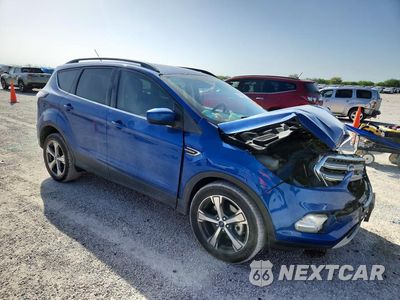 Czwarte zdjęcie samochodu z boku: 2017 FORD ESCAPE SE VIN:1FMCU0G9XHUB79413 - miniatura
