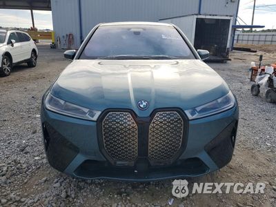 Piąte zdjęcie samochodu w środku: 2023 BMW IX M60 VIN:WB533CF00PCL89644 - miniatura