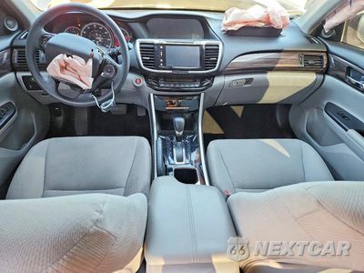 Zdjęcie 8 z 12 samochodu: 2016 HONDA ACCORD EX VIN:1HGCR2F75GA092229 - miniatura