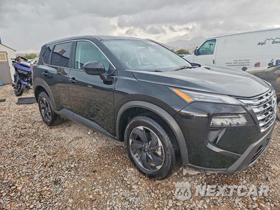 Czwarte zdjęcie samochodu z boku: 2025 NISSAN ROGUE SV VIN:5N1BT3BB4SC805187 - miniatura