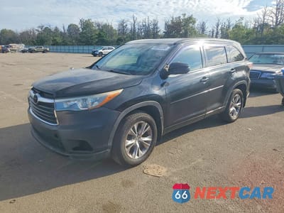 2015 TOYOTA HIGHLANDER XLE 5TDJKRFH3FS141182 - główne zdjęcie licytacji z USA - miniatura