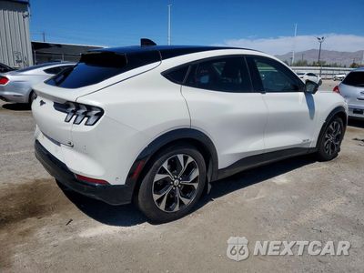 Trzecie zdjęcie samochodu z tyłu: 2021 FORD MUSTANG MACH-E PREMIUM VIN:3FMTK3RM0MMA25509 - miniatura