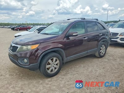 2011 KIA SORENTO LX 5XYKT3A12BG046080 - główne zdjęcie licytacji z USA - miniatura