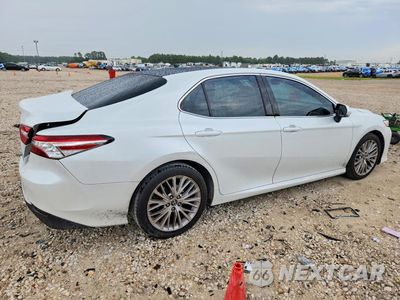 Trzecie zdjęcie samochodu z tyłu: 2018 TOYOTA CAMRY XLE VIN:4T1B11HK2JU038966 - miniatura