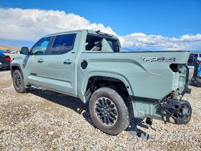 Drugie zdjęcie samochodu z przodu: 2025 TOYOTA TUNDRA SR5 VIN:5TFLA5DB8SX275709 - miniatura