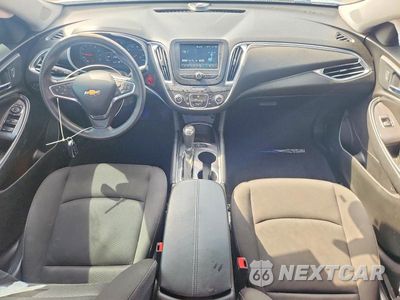 Zdjęcie 8 z 12 samochodu: 2018 CHEVROLET MALIBU LT VIN:1G1ZD5STXJF212492 - miniatura