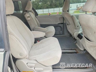 Zdjęcie 11 z 13 samochodu: 2011 TOYOTA SIENNA LE VIN:5TDKK3DC6BS069980 - miniatura