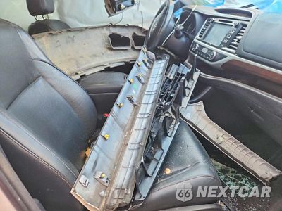 Zdjęcie 7 z 12 samochodu: 2016 TOYOTA HIGHLANDER LIMITED VIN:5TDDKRFH3GS301799 - miniatura