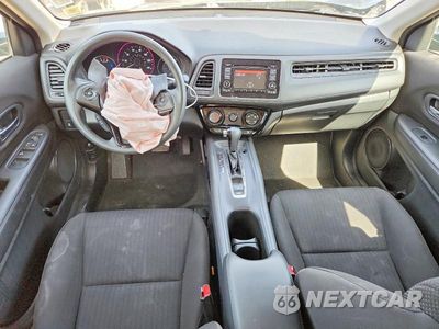 Zdjęcie 8 z 12 samochodu: 2018 HONDA HR-V LX VIN:3CZRU6H34JM720889 - miniatura