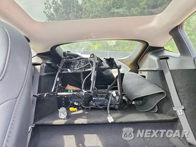 Zdjęcie 10 z 13 samochodu: 2024 TESLA MODEL Y VIN:7SAYGDED3RF162871 - miniatura