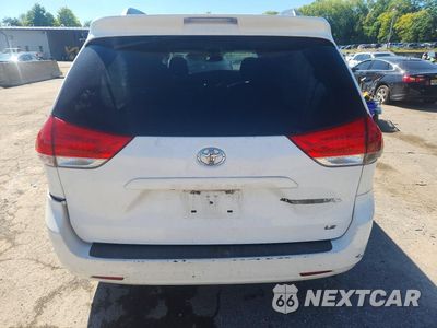 Zdjęcie 6 z 13 samochodu: 2013 TOYOTA SIENNA VIN:5TDKK3DC6DS324209 - miniatura