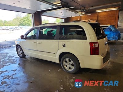 Drugie zdjęcie samochodu z przodu: 2010 DODGE GRAND CARAVAN SXT VIN:2D4RN5D11AR211579 - miniatura