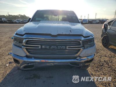 Piąte zdjęcie samochodu w środku: 2022 RAM 1500 LARAMIE VIN:1C6SRFJT2NN352220 - miniatura