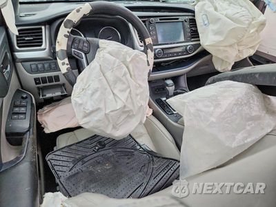 Zdjęcie 8 z 13 samochodu: 2016 TOYOTA HIGHLANDER XLE VIN:5TDJKRFH7GS327146 - miniatura