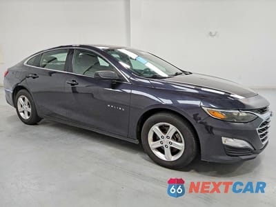 Czwarte zdjęcie samochodu z boku: 2023 CHEVROLET MALIBU LS VIN:1G1ZB5ST2PF114507 - miniatura