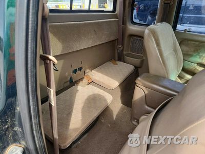 Zdjęcie 10 z 12 samochodu: 2001 TOYOTA TACOMA V6 VIN:5TEWN72NX1Z797338 - miniatura