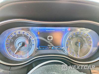Zdjęcie 9 z 12 samochodu: 2019 CHRYSLER 300 TOURING VIN:2C3CCAAG6KH612129 - miniatura