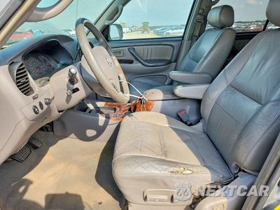 Zdjęcie 7 z 13 samochodu: 2004 TOYOTA SEQUOIA LIMITED VIN:5TDZT38A74S212541 - miniatura