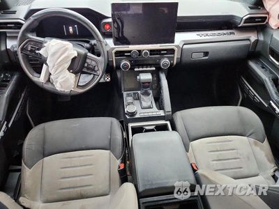 Zdjęcie 8 z 12 samochodu: 2024 TOYOTA TACOMA TRD SPORT VIN:3TMLB5JN6RM049955 - miniatura