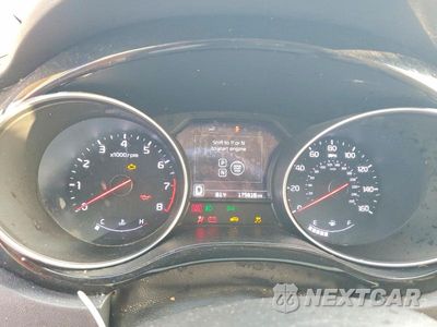 Zdjęcie 9 z 13 samochodu: 2015 KIA SEDONA SX VIN:KNDMC5C19F6050198 - miniatura
