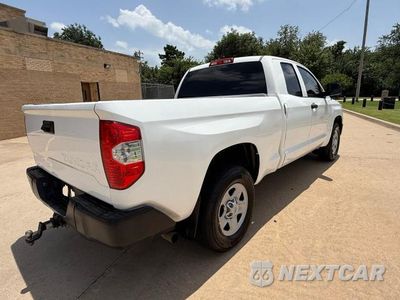 Czwarte zdjęcie samochodu z boku: 2016 TOYOTA TUNDRA SR VIN:5TFRM5F14GX099481 - miniatura