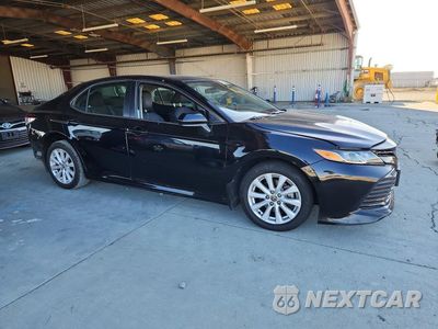 Czwarte zdjęcie samochodu z boku: 2020 TOYOTA CAMRY LE VIN:4T1C11AK2LU364154 - miniatura