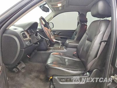 Zdjęcie 7 z 13 samochodu: 2010 GMC YUKON DENALI VIN:1GKUKEEF5AR124501 - miniatura