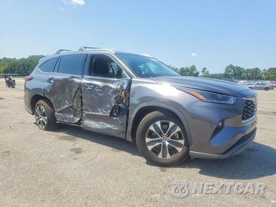 Czwarte zdjęcie samochodu z boku: 2021 TOYOTA HIGHLANDER XLE VIN:5TDGZRAH7MS520714 - miniatura